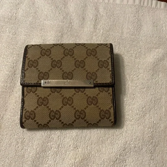 Authentic Gucci Wallet - Picture 5 of 8